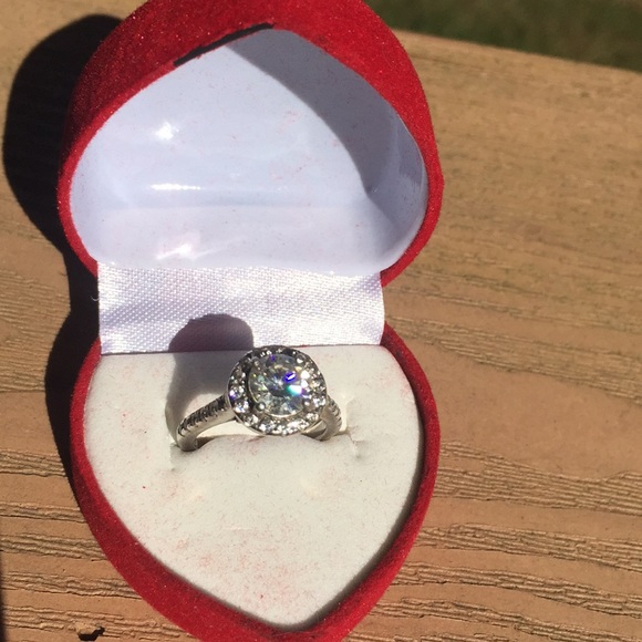 1.75 carat Colorless/white moissanite Halo ring - Picture 2 of 8